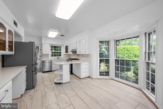 Building Photo - 2816 Ellicott St NW