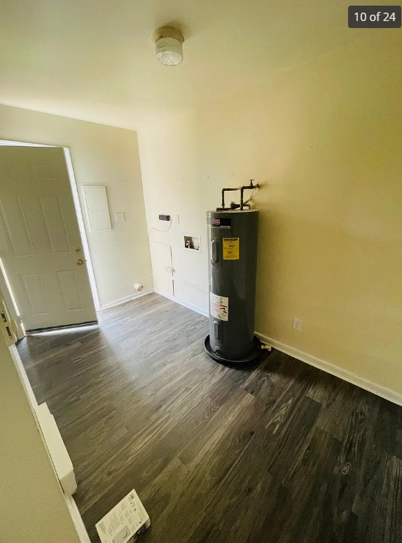 Building Photo - 8806 Leafycreek Dr