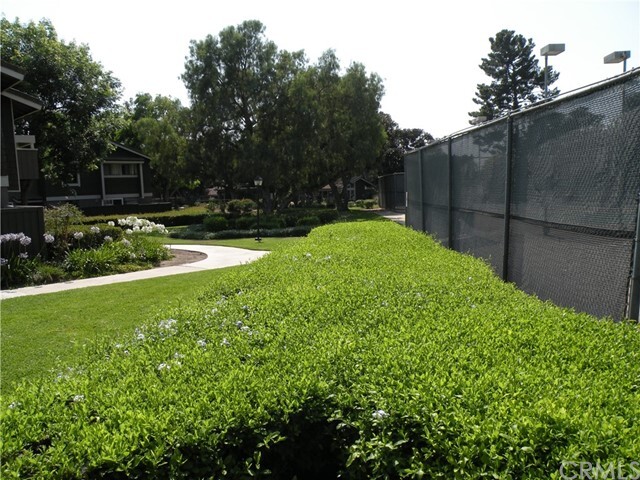 Building Photo - 40 Streamwood