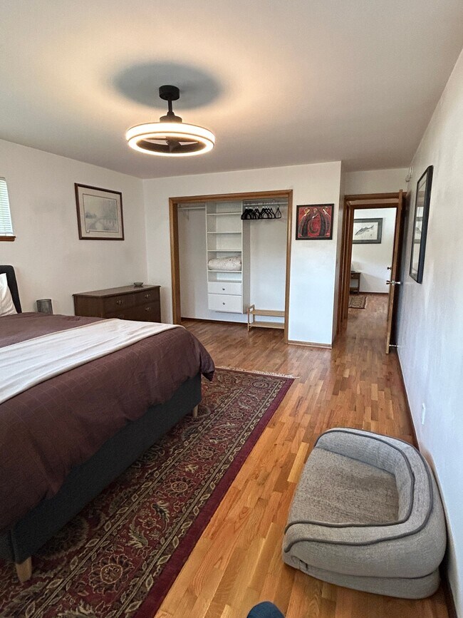 Building Photo - 302 N 37th Ave