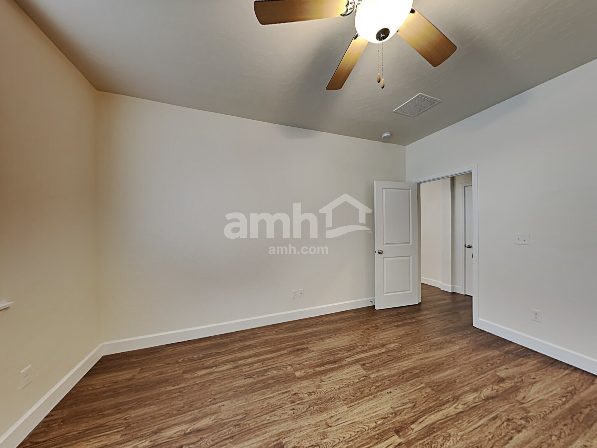 Building Photo - 332 E Sicily Dr