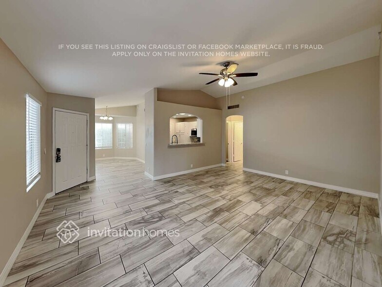 Building Photo - 11223 N 60th Dr