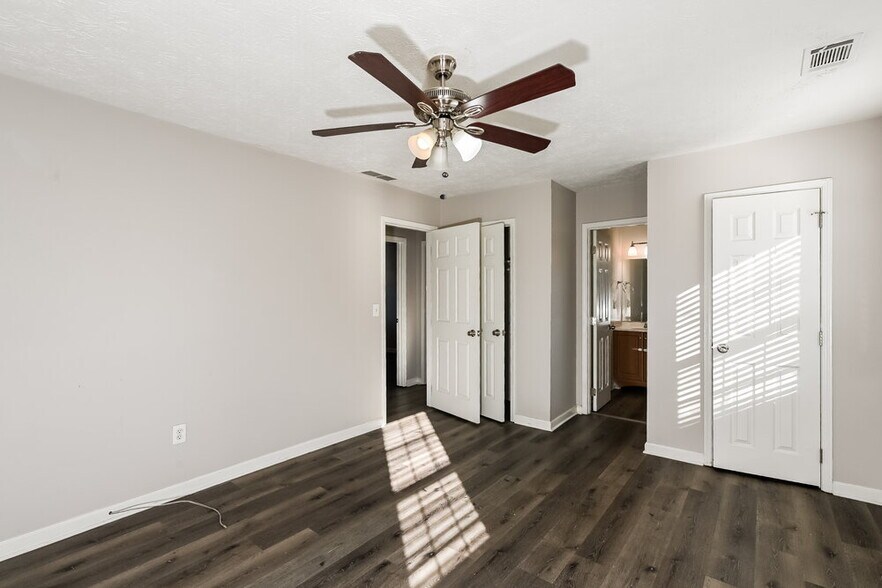 Building Photo - 5895 Brookside Dr SE