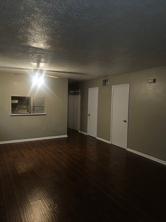 Building Photo - 419 Zinnia Ave