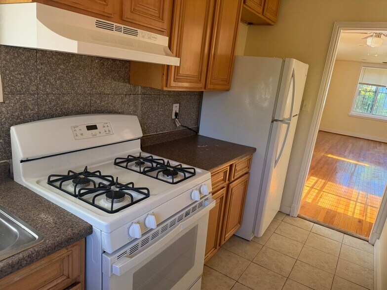Building Photo - 59 Galveston Pl SW