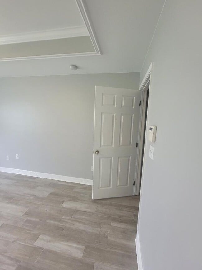 Building Photo - 265 Avondale Ln