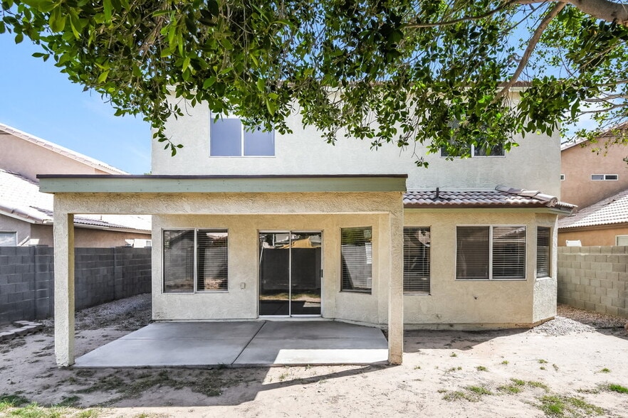 Building Photo - 834 E Whitten St