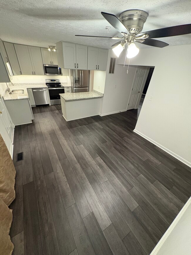 Building Photo - 305 Mt Royal Ave