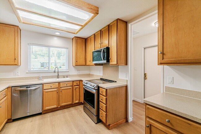 Building Photo - Cambrian Park Home Near Top Schools & Park...