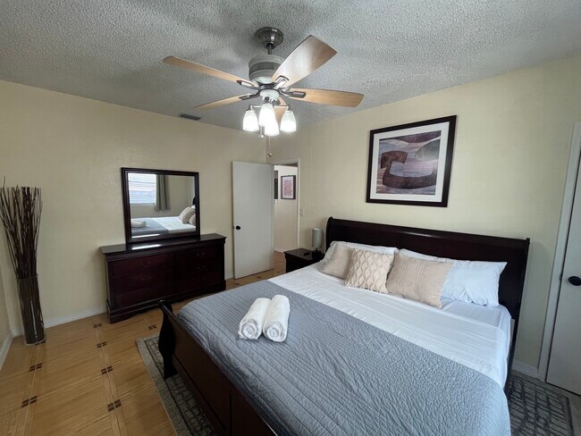 Building Photo - 575 NW 33rd St