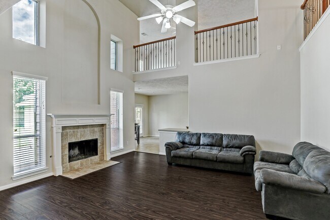 Building Photo - 2181 Brittany Colony Dr