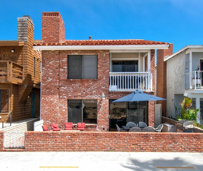 Building Photo - 414 E Oceanfront