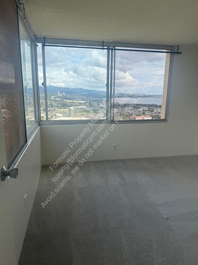 Building Photo - 1060 Kamehameha Hwy