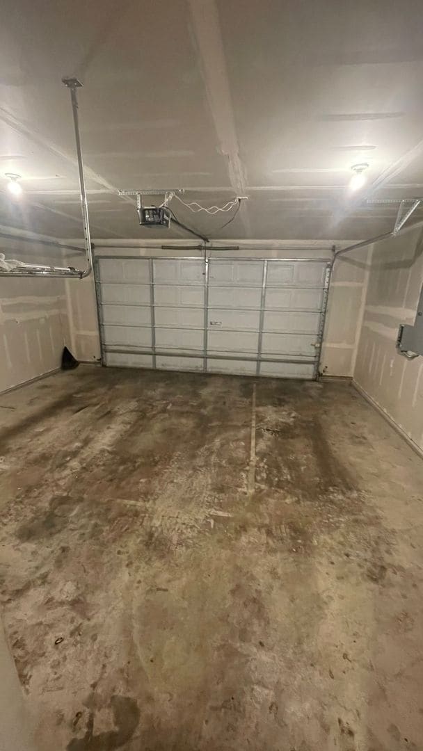 Building Photo - 2 Story Home in Clearwood Community