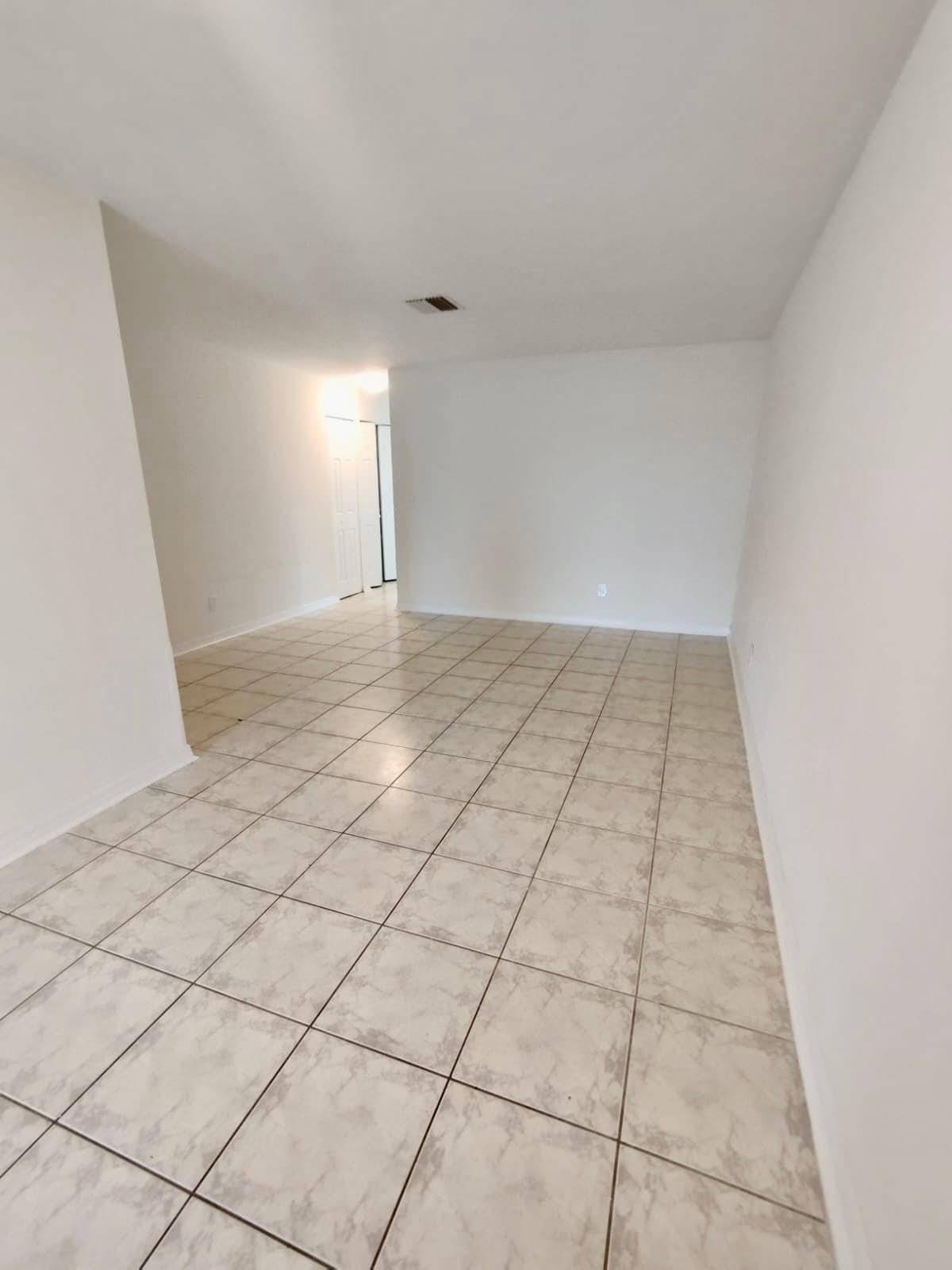 Building Photo - 224 SW 47th Ter