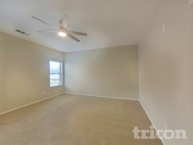 Building Photo - 5825 Show Master Ln