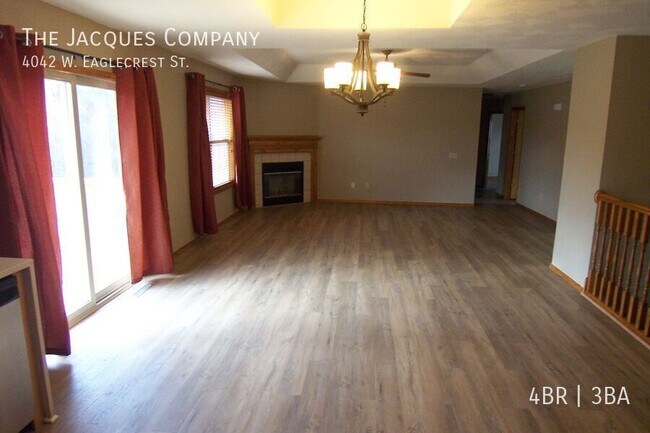 Building Photo - 4042 W Eaglecrest St