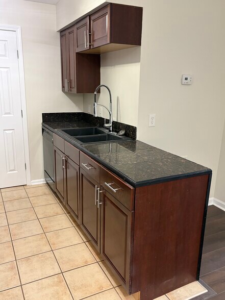 Building Photo - 109 Prescott Place