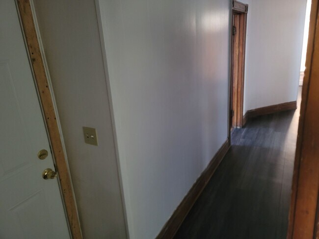 Building Photo - 293 Adams St