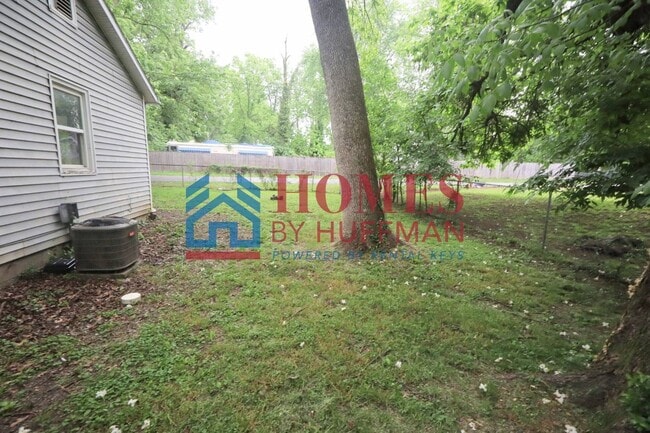 Building Photo - Two Bedroom House