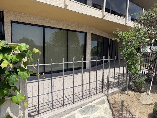 Building Photo - 632 Cliff Dr
