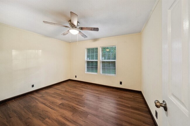 Building Photo - 110 Charlies Ln
