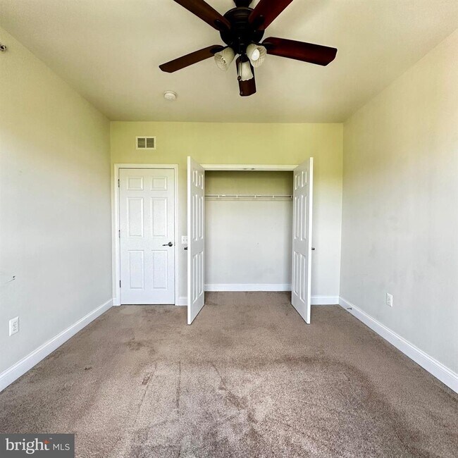 Building Photo - 14888 Potomac Branch Dr