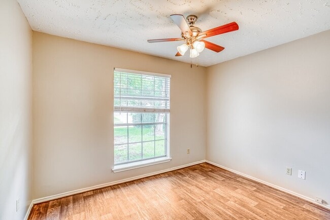 Building Photo - 15238 Bedford Glen Dr