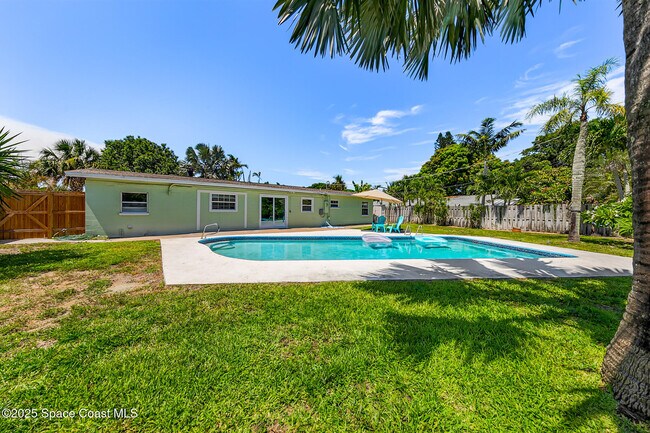 Building Photo - 251 Avenida De La Vista