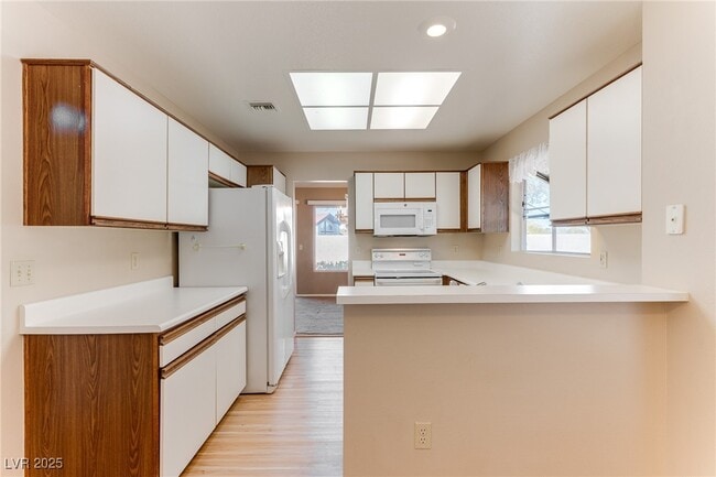 Building Photo - 8632 Desert Holly Dr