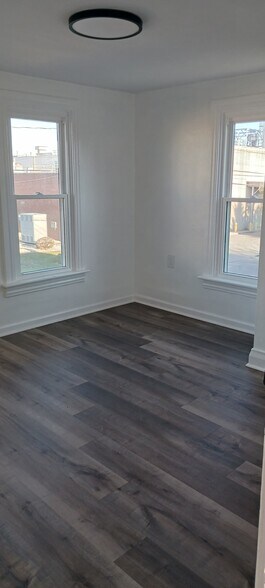 (2 Bedroom Apt) 1st Bedroom - 86 N Blettner Ave