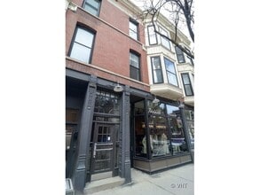 Building Photo - 1704 N Wells St
