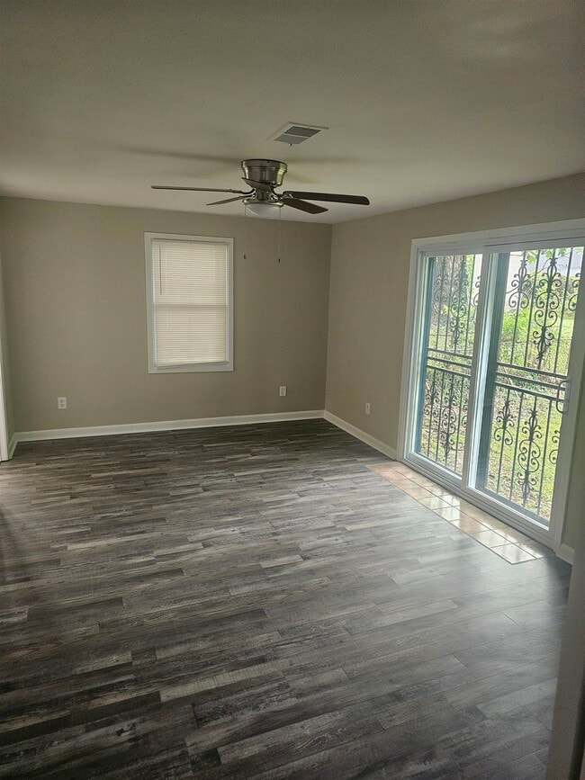 Building Photo - 1725 Claire Dr