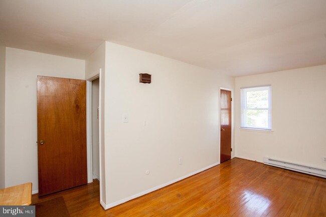 Building Photo - 463 Avenue B