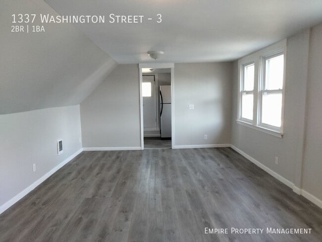 Building Photo - 1337 Washington St