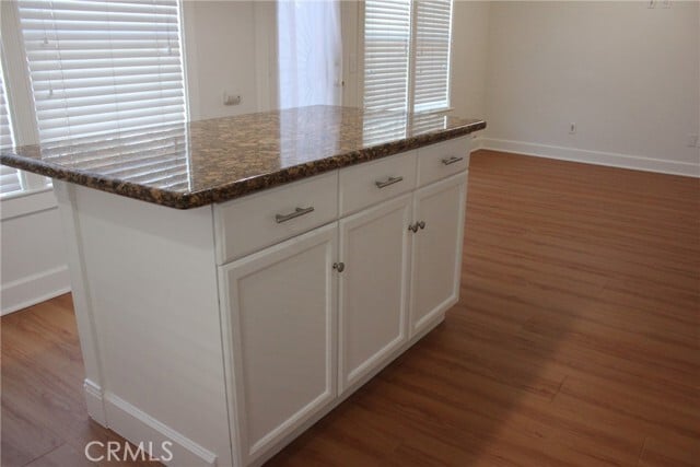 Building Photo - 563 E City Ct