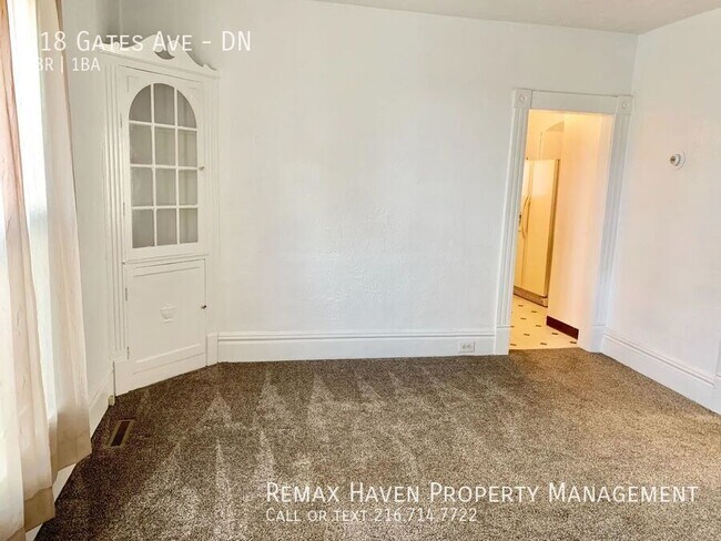 Building Photo - 218 Gates Ave