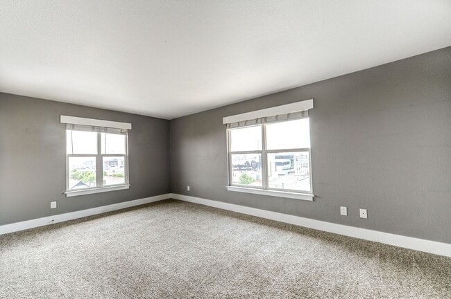 Building Photo - Modern 2-Bedroom Condo in LoHi