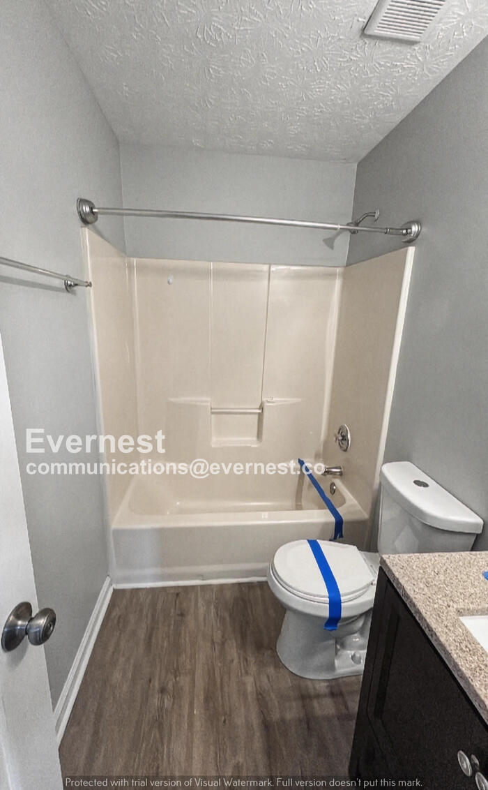 Building Photo - 972 Maple Leaf Ridge