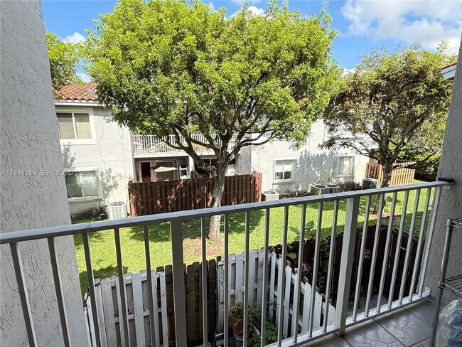 Building Photo - 4764 NW 114th Ave