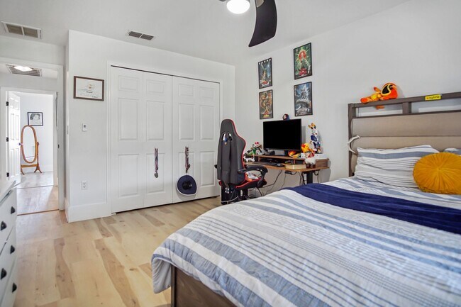 Building Photo - Ranch on 6 Acres