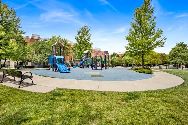 Building Photo - 1111 W 15th St