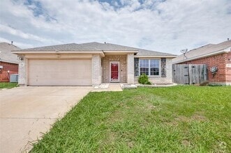 Building Photo - 915 Simi Dr