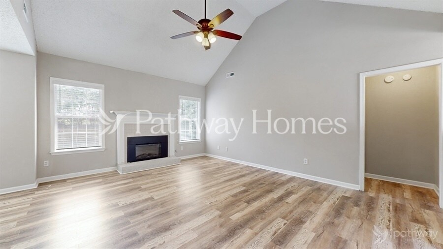 Building Photo - 10891 Knotty Pine Pl
