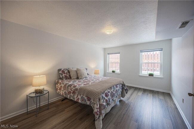 Building Photo - 19436 Van Aken Blvd