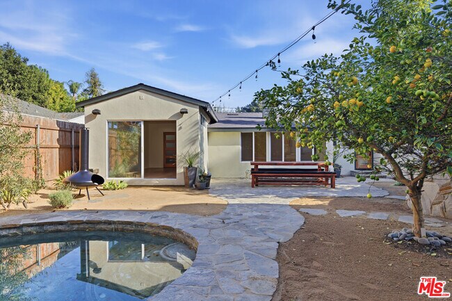 Building Photo - 4837 Gentry Ave