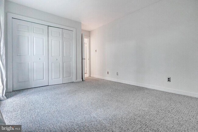 Building Photo - 11600 Vantage Hill Rd