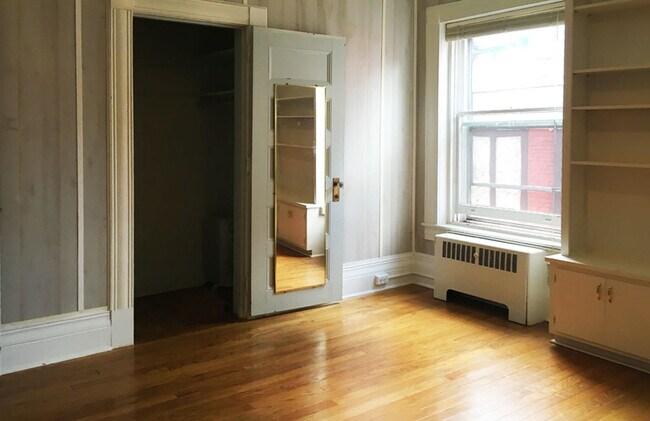 Bedroom ~15'x15' - 275 S River St