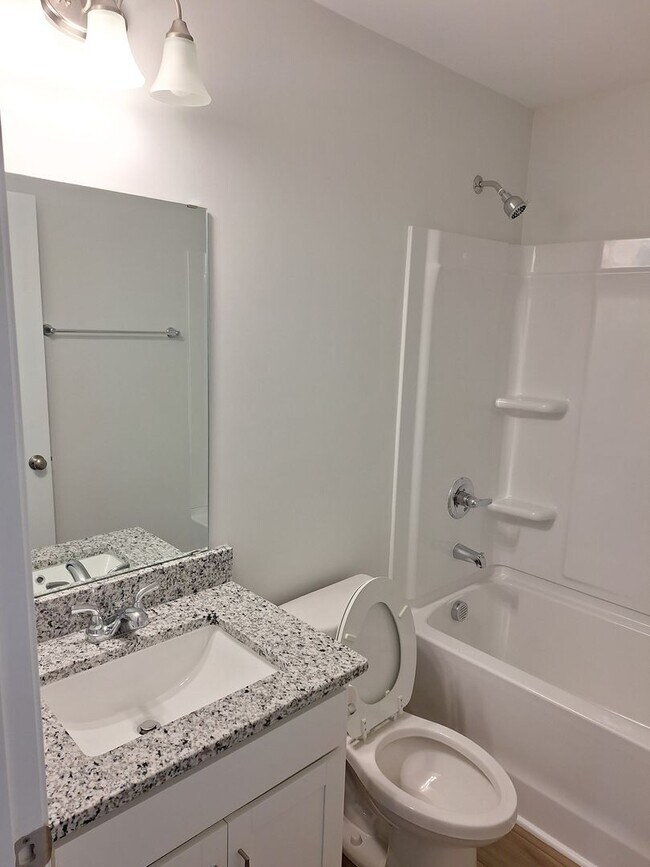 Building Photo - MOVE IN SPECIAL!!! Fabulous New Townhouse in Columbia SC!