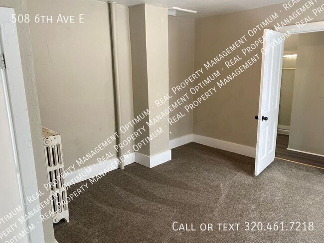 Building Photo - 508 6th Ave E